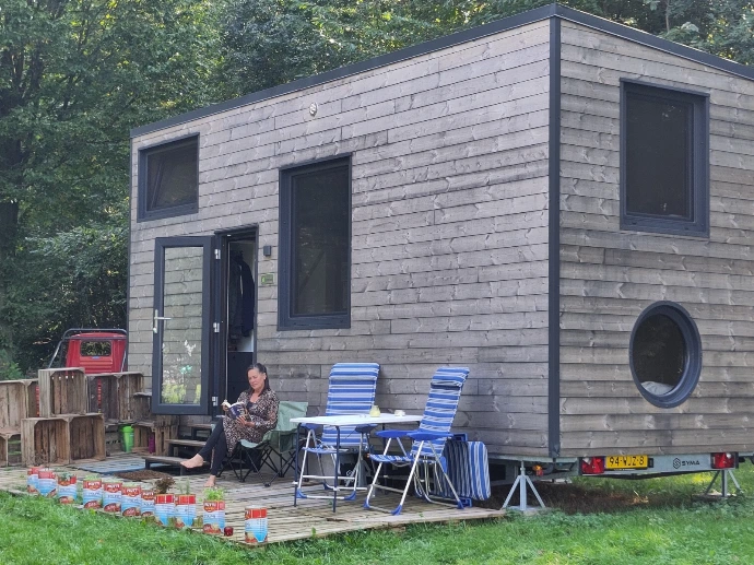 buitenkant tiny house elise henk en anet