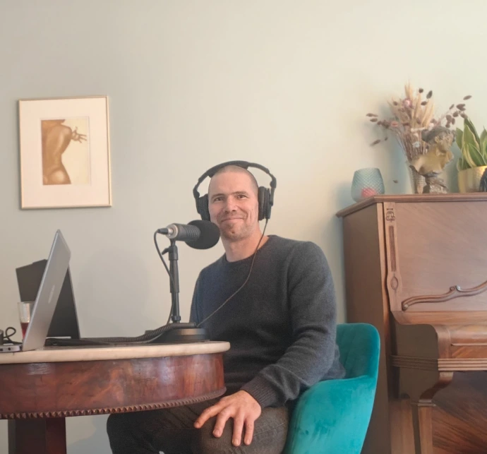 koen bij de opname van de podcast